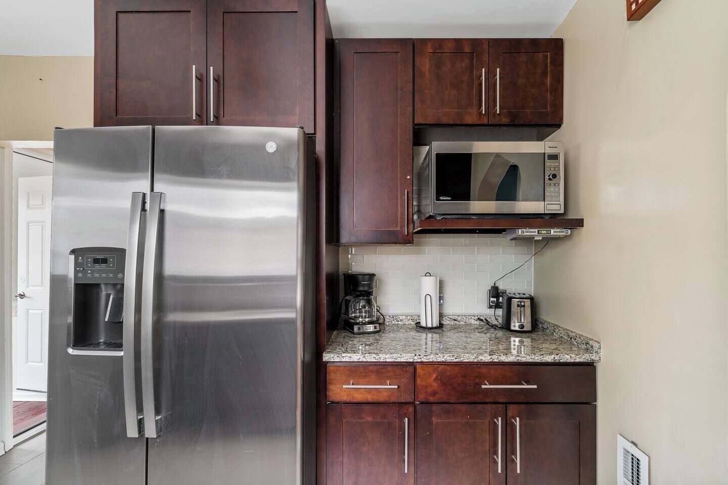 Bliss in Brookfield - 5BR, 3BR