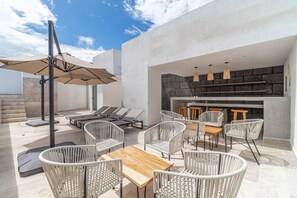 Outdoor dining - 1 BD w/ Balcony, Gym, Pool View (Tulum)