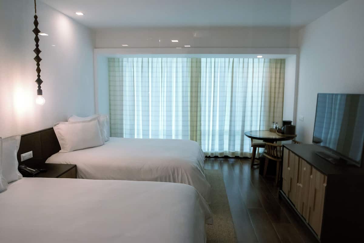 Basic Double Room | 1 bedroom, in-room safe, blackout drapes, soundproofing