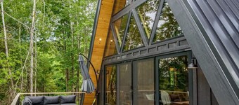 NEW Luxury A-Frame, Lake Access w/ hot tub
