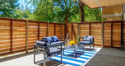Sharon Green: Bright 3BR Condo