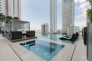 Pool - El Armani Departamento en Bella Vista  (Panamá)