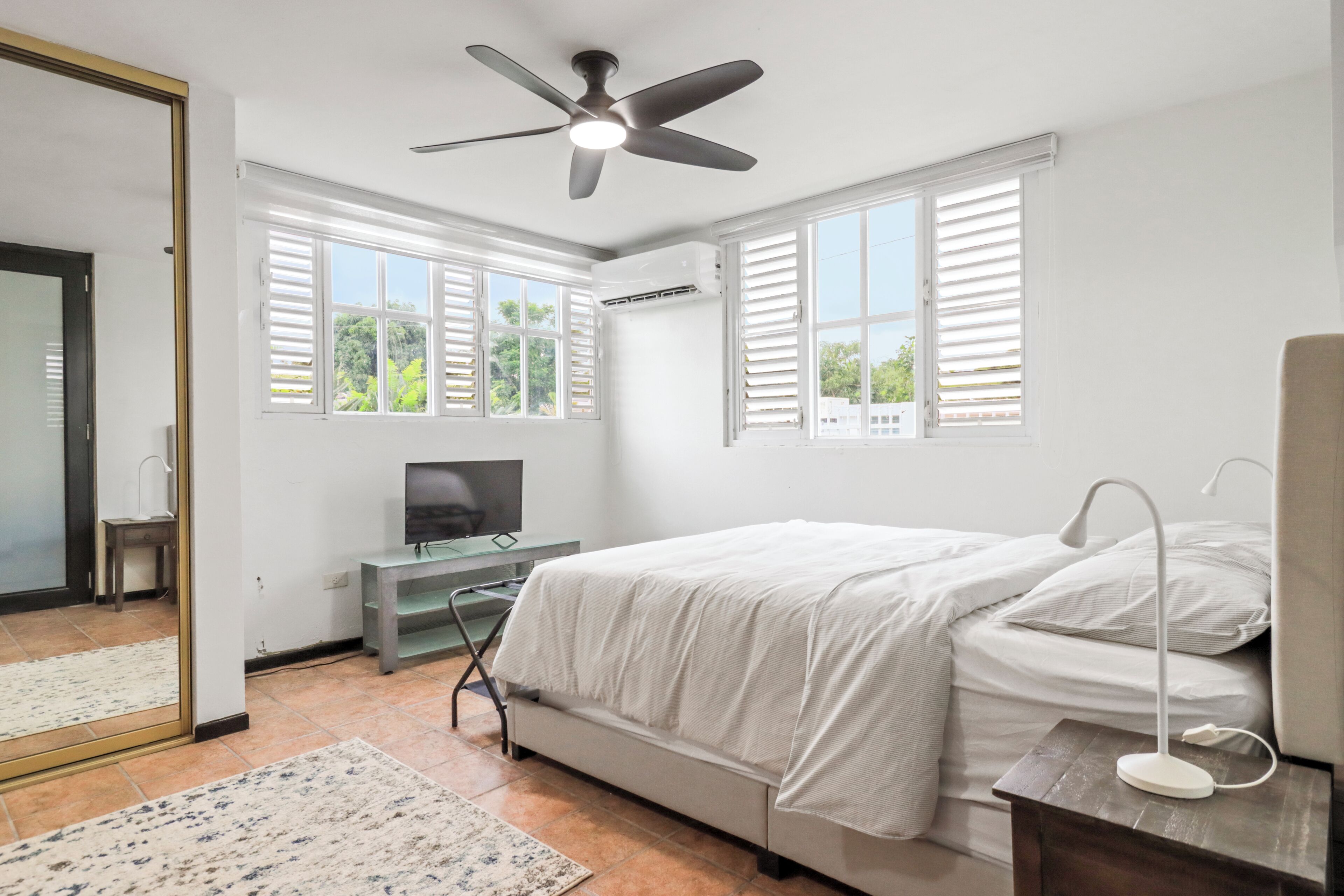 4 bedrooms, desk, free WiFi, bed sheets