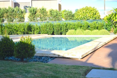 Charming 4-bedroom Estate with In-ground pool WiFi in San Juan