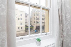 Interior - Central Hove Studio BN38BRU03 (Brighton and Hove)