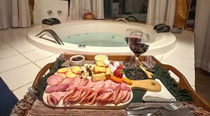 Dining - Alive Eco Hut (Camanducaia)