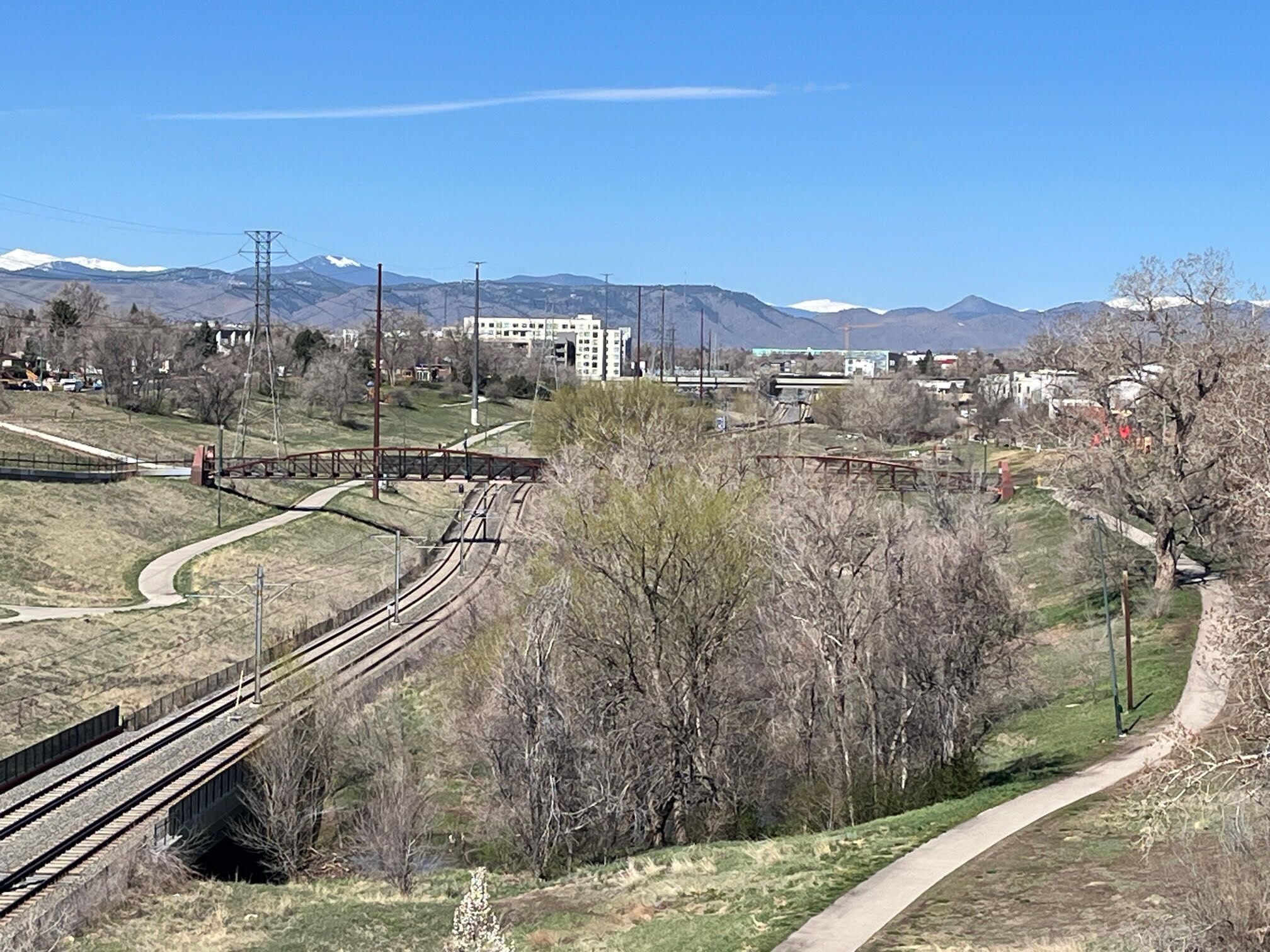 2-bedroom apartment with AC, WiFi in Denver with easy access to lightrail