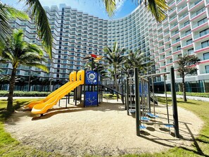 Children’s play area – outdoor
