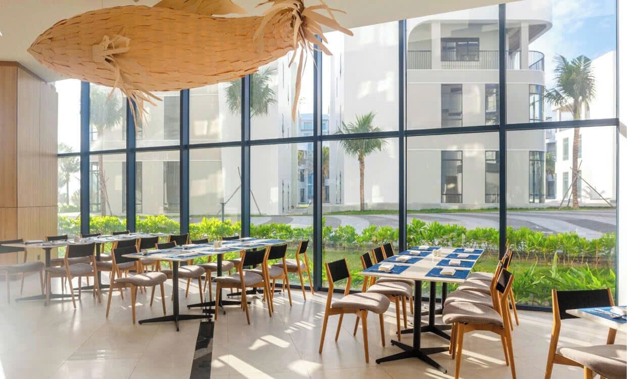 Desayuno buffet diario (VND 220000 por persona)