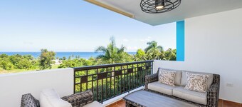 Oceanfront Paradise: Completely Renovated Stunning Condo with Breathtaking Views