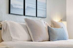 2 bedrooms, iron/ironing board, free WiFi, bed sheets - NSB Direct Ocean View - Cozy 2-bedroom condo with Pool and AC (New Smyrna Beach)