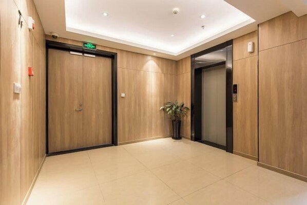 Interior - GreenTree Inn (Shanghai Zhoupu Xiupu Road Kangqiao Metro Station) (Shanghai)