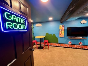 Interior - Hot Tub, Game Room, AC, Dog Friendly (Anaconda)