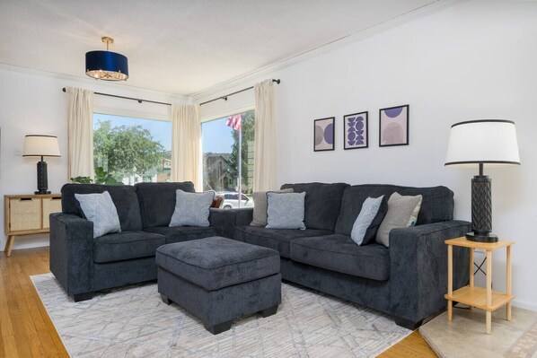 Smart TV, video games