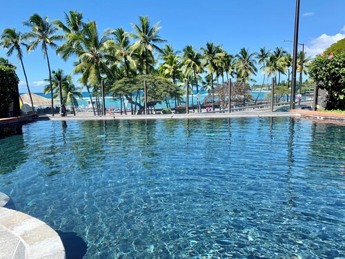 Ocean View, Beach Front, Dream Vacation Villa, at Kahalu’u Snorkel & Surf Beach.