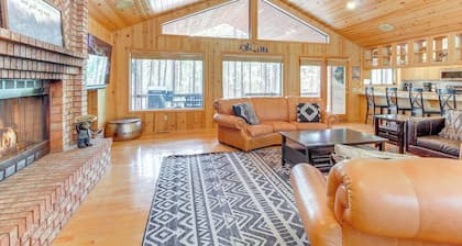 Beautiful and Relaxing 3-Bedroom Cabin nestled up to the National Forest.