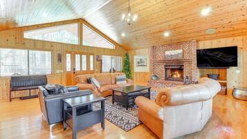 Smart TV, fireplace, video games