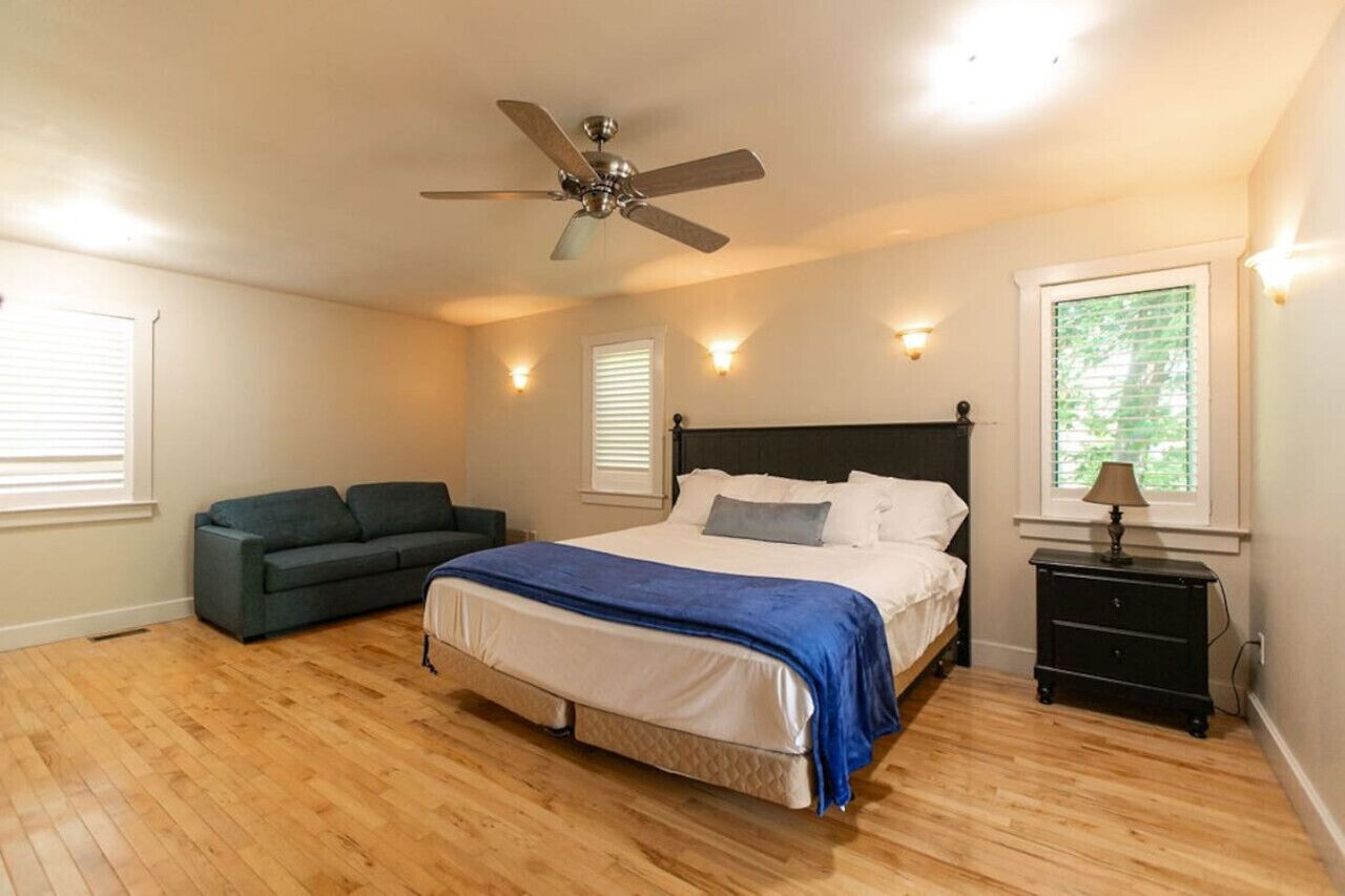 5 chambres, bureau, Wi-Fi gratuit, draps fournis