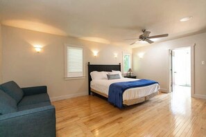 5 bedrooms, free WiFi, bed sheets