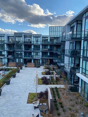 Exterior - Amazing 2BR/2BA Resort Condo w/ Balcony & Parking! (Innisfil)