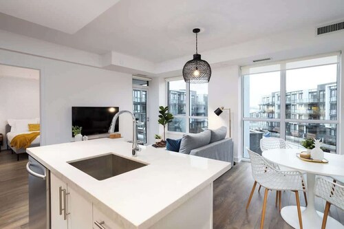 Amazing 2BR/2BA Resort Condo w/ Balcony & Parking!