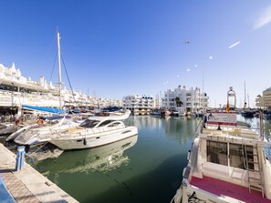Marina - Cubo's Beach Side Diana Apartment / community pool / beach access / free wifi (Benalmádena)