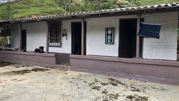 تفاصيل الفندق من الخارج