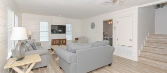 Awesome Beach house with Private boardwalk in Port Aransas 