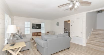 Awesome Beach house with Private boardwalk in Port Aransas