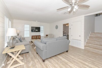 Awesome Beach house with Private boardwalk in Port Aransas 