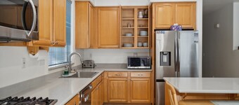 Sunny Serenity: Pet Friendly 5BR Home In San Jose by RedAwning