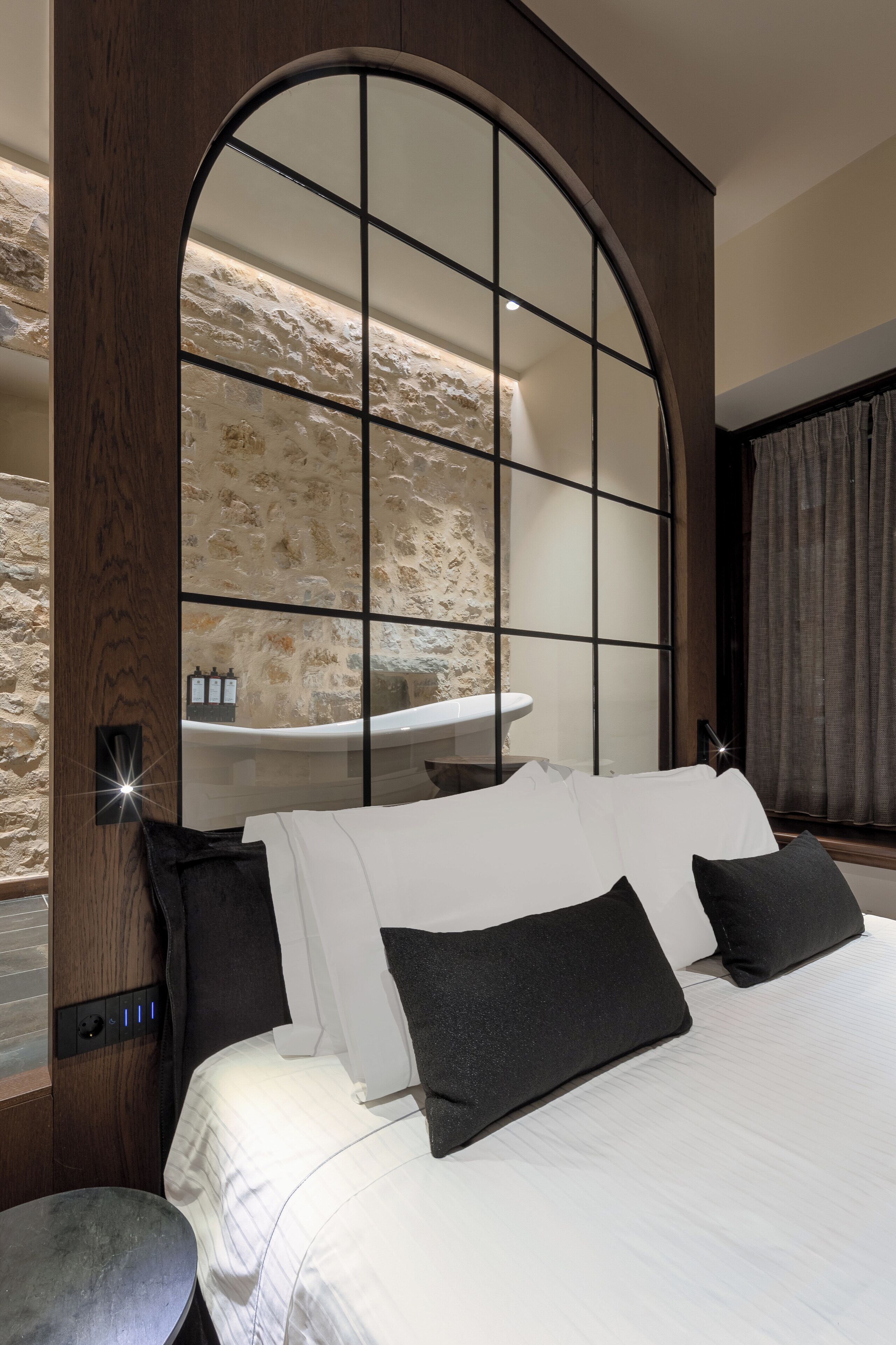 Egyptian cotton sheets, premium bedding, pillowtop beds, minibar