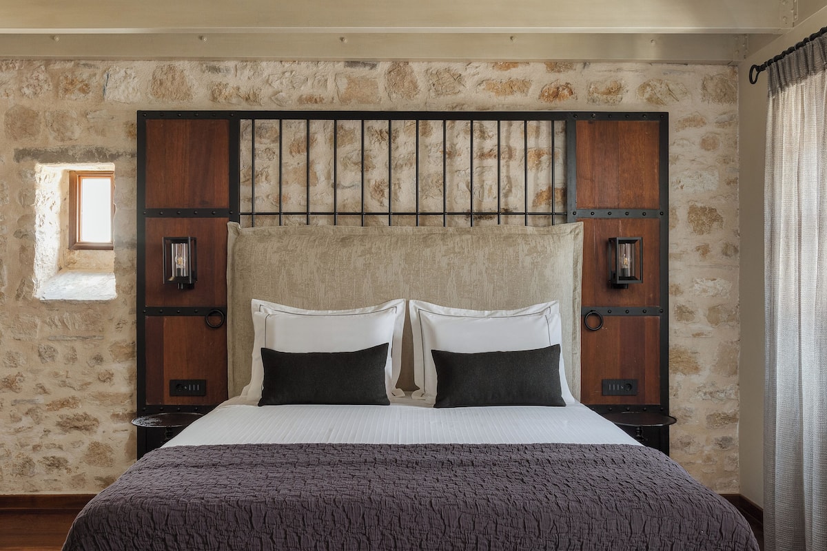 Deluxe Loft with Fireplace and Bathtub | 1 camera, biancheria in cotone egiziano