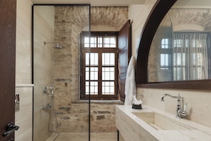 Suite Premium, cheminée | Salle de bain