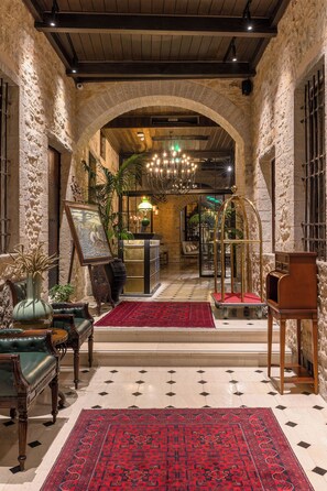 Breakfast, lunch, dinner served; Greek cuisine