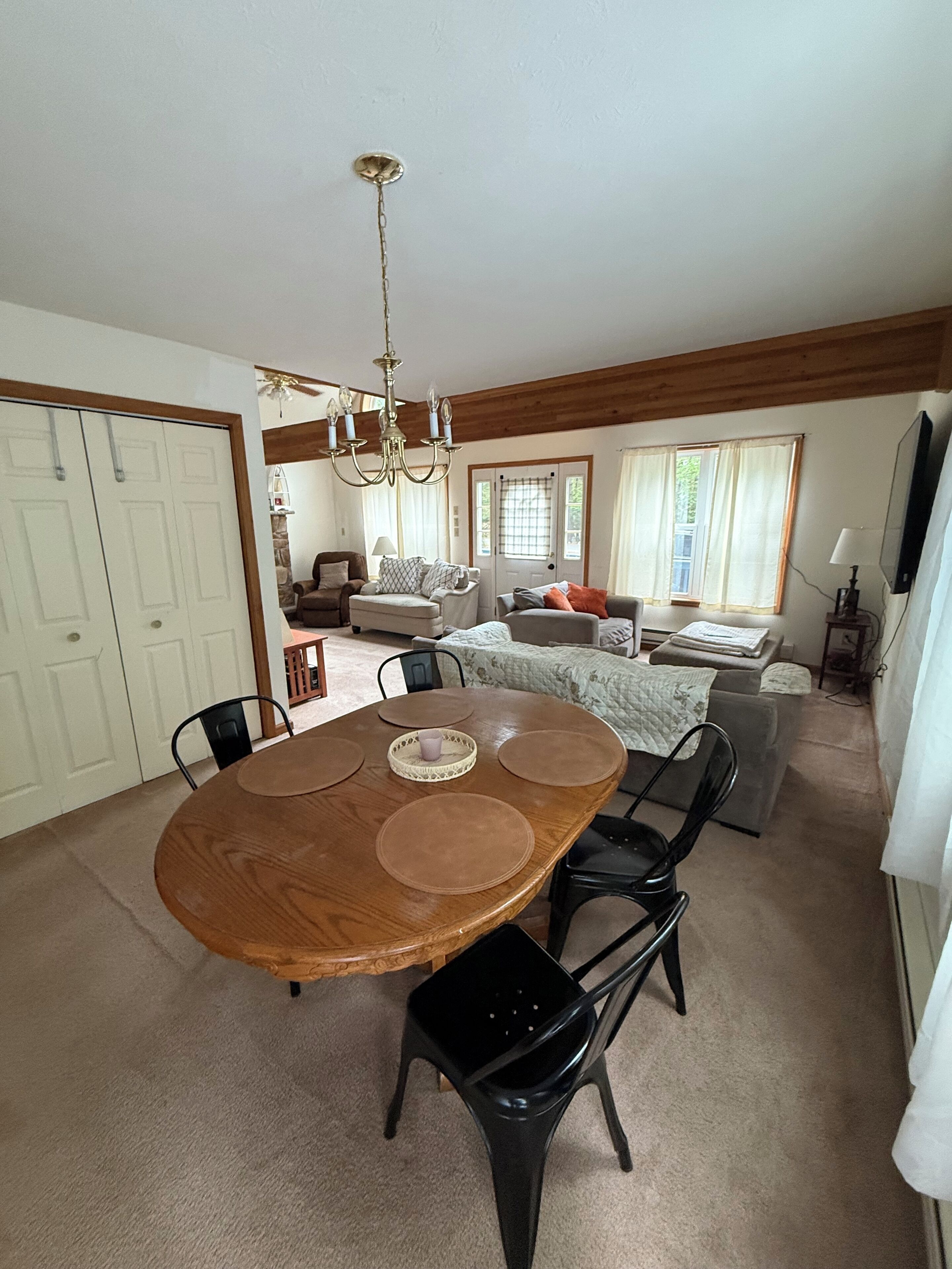 TV connectée, lecteur de DVD, écrans d'ordinateur