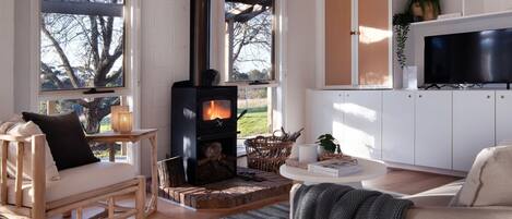 Smart-tv en een open haard