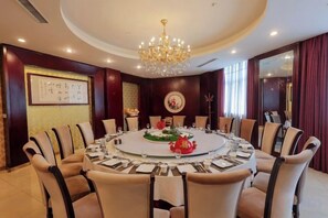Banquet hall - Huixian Shangquan Yipin Hotel (Huixian)