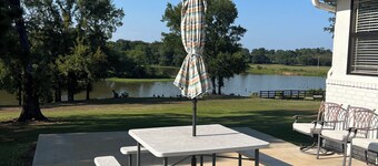 4-bedroom/4 bathroom luxury home, Eastside Fort Smith/Crashpad/Military housing