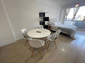 Dining - Modern Studio With Balcony in the Heart of Buenos Aires (Buenos Aires)