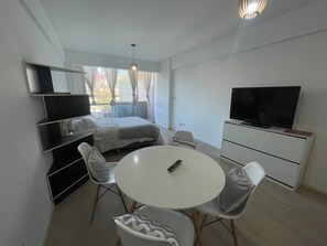 Dining - Modern Studio With Balcony in the Heart of Buenos Aires (Buenos Aires)