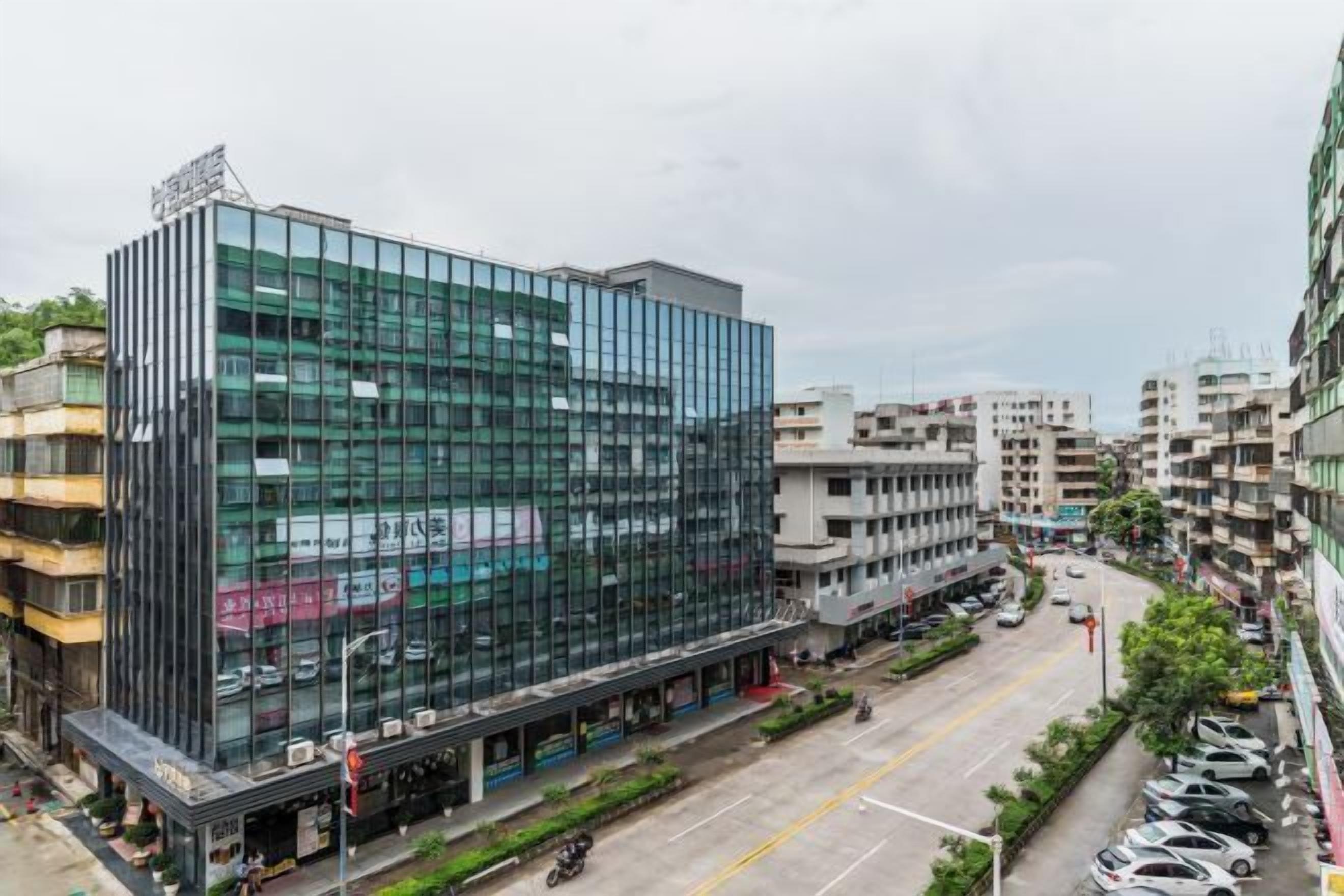 المنشأة من الخارج