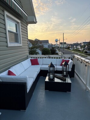Property grounds - Cozy 4-bedroom condo with AC, WiFi in peaceful Ventnor City, NJ (Ventnor City)