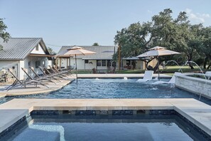 Piscine extérieure, piscine chauffée
