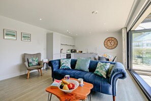 TV - 2 Bed in Woolacombe (oc-b27615) (Woolacombe)
