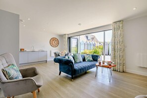 TV - 2 Bed in Woolacombe (oc-b27615) (Woolacombe)