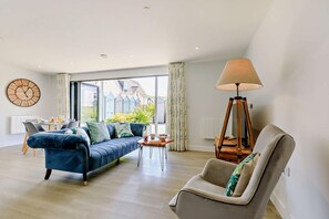 TV - 2 Bed in Woolacombe (oc-b27615) (Woolacombe)