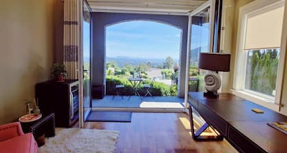 Stunning view in beautiful BP(studio-type stay)