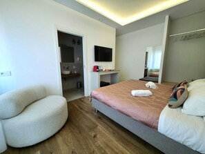 Free WiFi, bed sheets - Riviera Suites Stanza 1 (Civitavecchia)