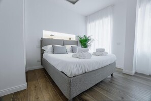 Free WiFi, bed sheets - Riviera Suites Stanza 2 (Civitavecchia)